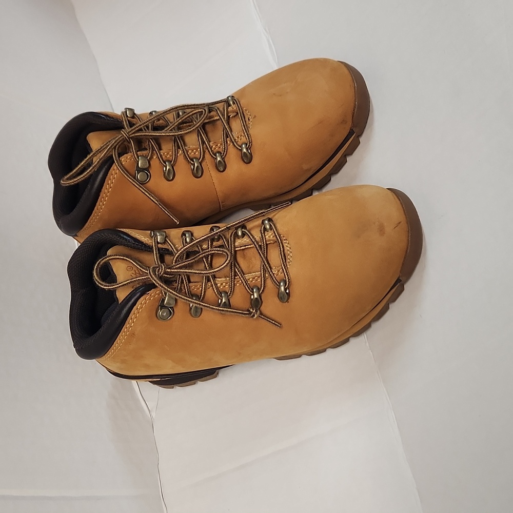 Timberland Women's sz 6.5M Ankle Boots good condition